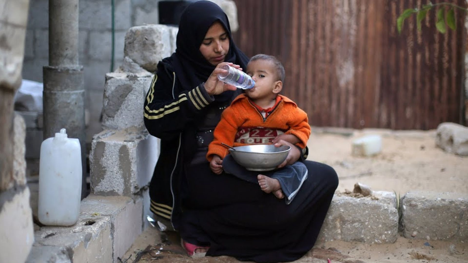 Pregnant Women and Babies Drink Salty Water in Gaza Due to Israeli Blockade